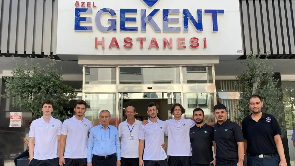 Horozların sağlığı Özel Ege Kent Hastanesine emanet