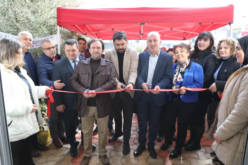 Serinhisar Öncü Kadınlar Derneği’nin El Sanatları Sergisi Açıldı