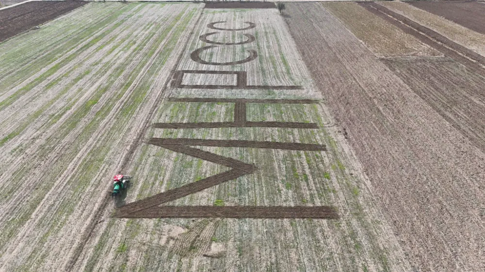 Acıpayam’da Çiftçi Himmet Akın’dan MHP’ye Anlamlı Destek