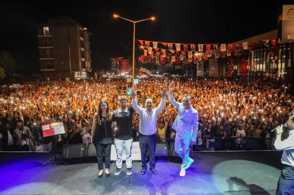 “Acıpayam Kültür, Sanat ve Tarım Festivali Muhteşem Konserlerle Sona Erdi”