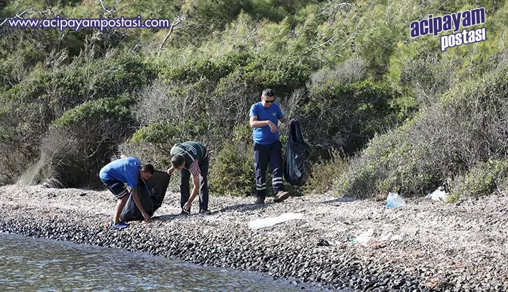 Gökova Körfezinde araç yolu olmayan
                    koylar temizleniyor